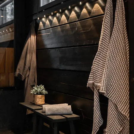 빌라 High-Quality 4Br Villa - Private Hot Tub & Sauna 루카